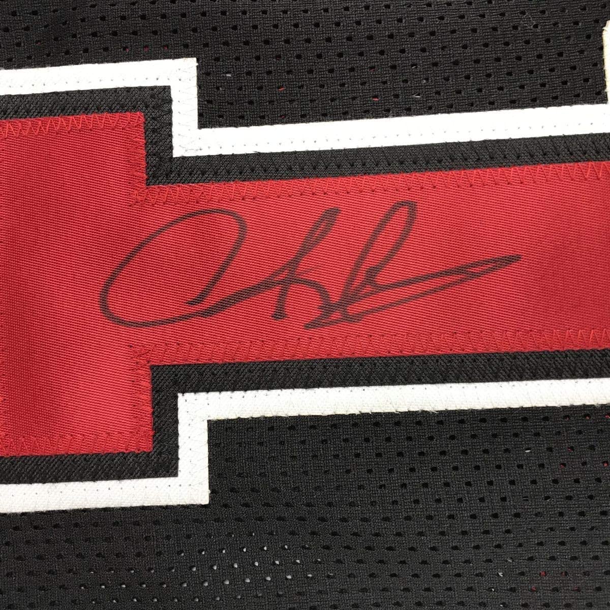 Camiseta de baloncesto negra de Chicago autografiada y firmada por Dennis Rodman (JSA COA)