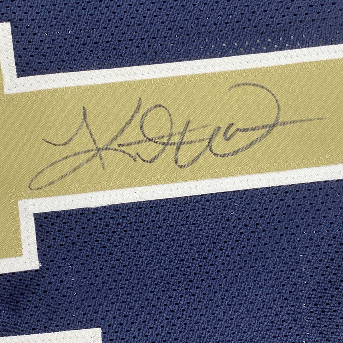 Camiseta de fútbol azul oscuro de San Luis, enmarcada, autografiada y firmada por Kurt Warner, 35 x 39, JSA COA