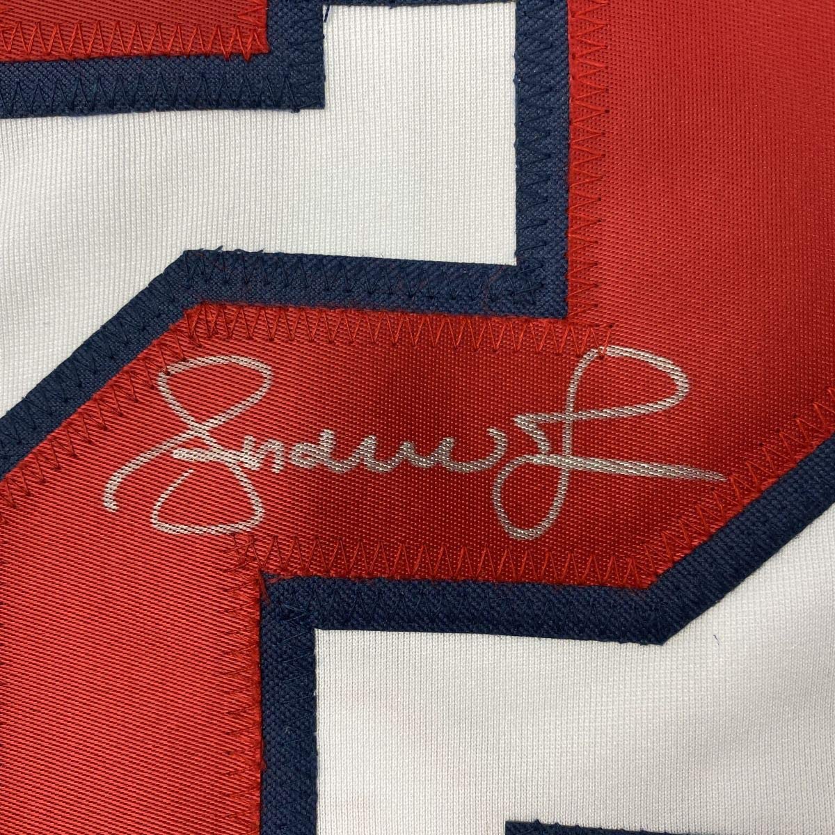 Camiseta de béisbol blanca de Atlanta autografiada/firmada por Andruw Jones (JSA COA)