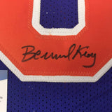 Camiseta de baloncesto azul de Nueva York autografiada/firmada por Bernard King Beckett BAS COA
