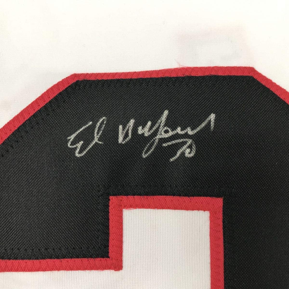 Camiseta de hockey blanca de Chicago, enmarcada, autografiada y firmada por Ed Belfour, 35 x 39, JSA COA
