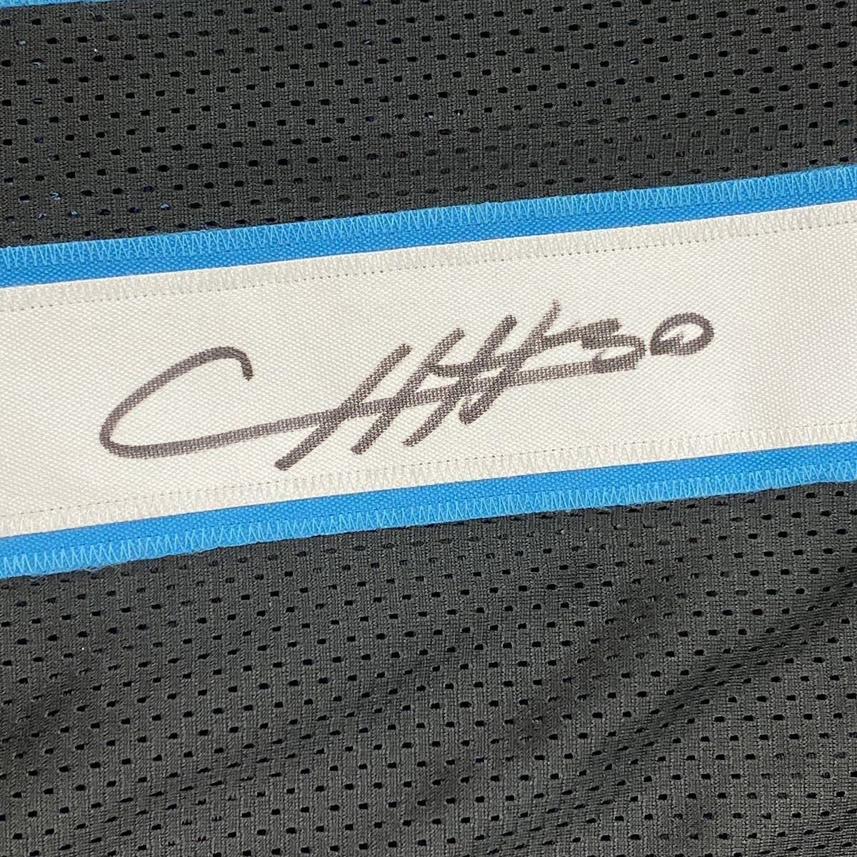 Camiseta de fútbol americano enmarcada, autografiada y firmada por Chuba Hubbard, 35 x 39, Carolina Black, Beckett BAS COA