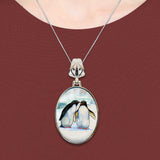 Collar con colgante de nácar bañado en plata "Pingüinos enamorados" - 44033