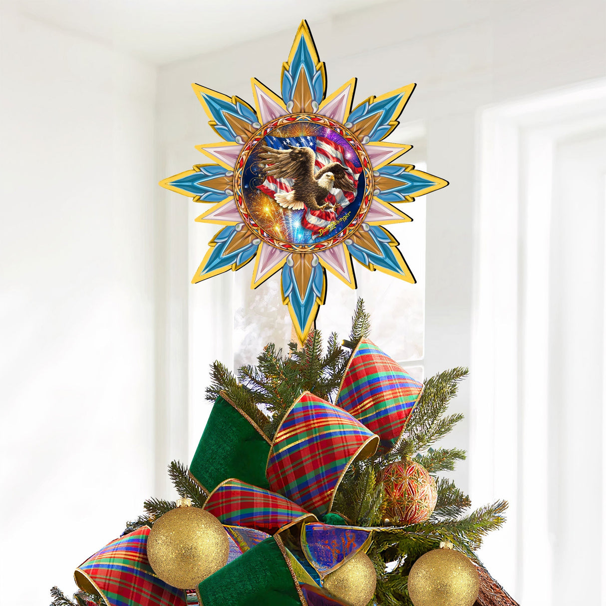 Adorno de madera para la punta del árbol de Navidad con águila patriótica estadounidense de D. Gelsinger - Decoración navideña patriótica - 89515-DG