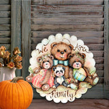 Decoración navideña para puerta "Somos Familia Osos" de Jamie Mills-Price - Decoración navideña - 8457703H