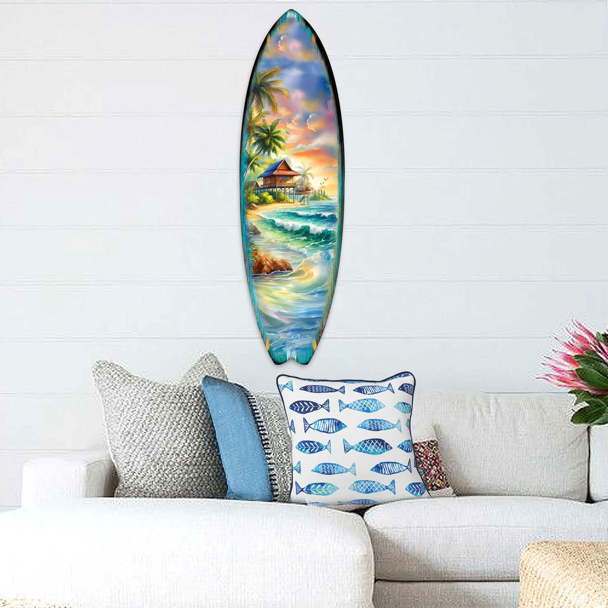 Arte mural de tabla de surf con diseño de casa de playa tropical de G. DeBrekht - Decoración costera artesanal - Decoración de pared con tabla de surf para casas de playa e interiores náuticos - 8490142HS