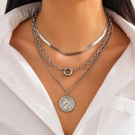 Vintage Ins Portrait Pendant Necklace Suit - Lootquake