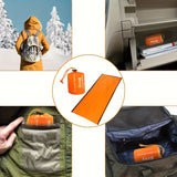 Sacos de dormir ligeros (1 o 2 unidades), mantas y equipo para senderismo y acampada al aire libre.