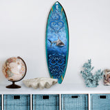 Arte costero para puerta con tabla de surf de tiburón de G. DeBrekht - Decoración costera con vida marina - 8490104HS