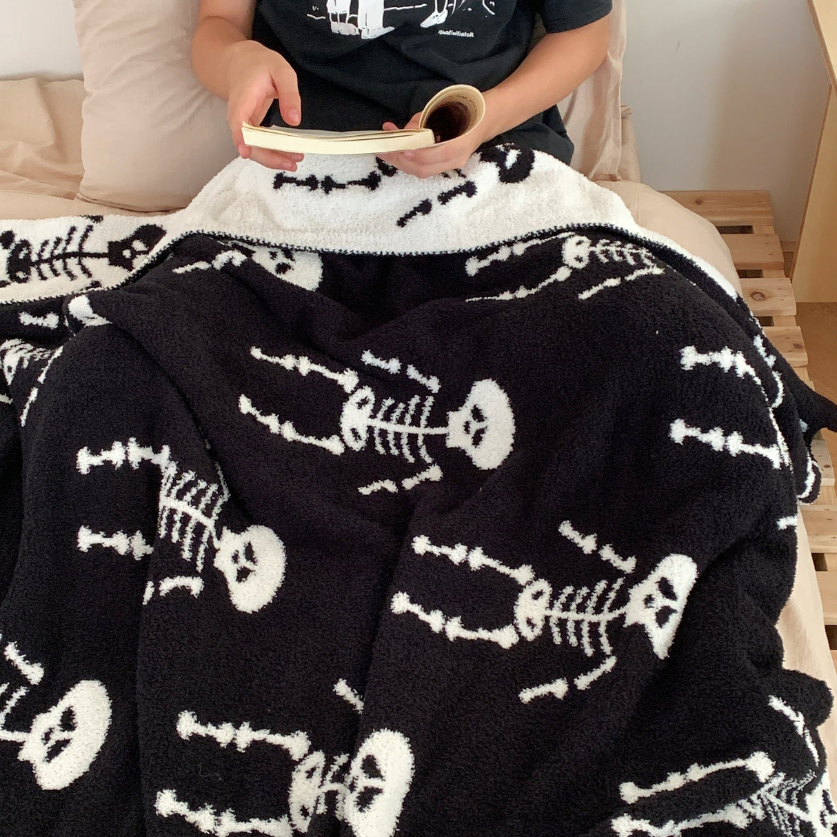 1pc Halloween Cartoon Skull Blanket Premium Sense Home Warm Blanket Sieste Throw Blanket Travel Blanket Châle Blanket Demi Flanelle Jacquard Haute Qualité Tricoté Couverture