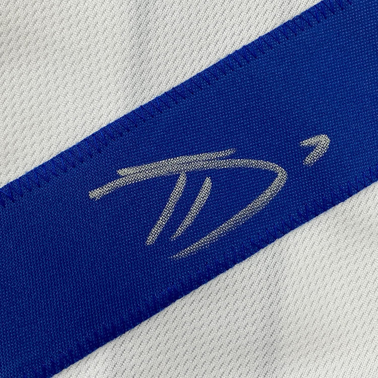 Camiseta de fútbol americano Dallas blanca de 35 x 39, enmarcada, autografiada y firmada por Trevon Diggs (JSA COA)