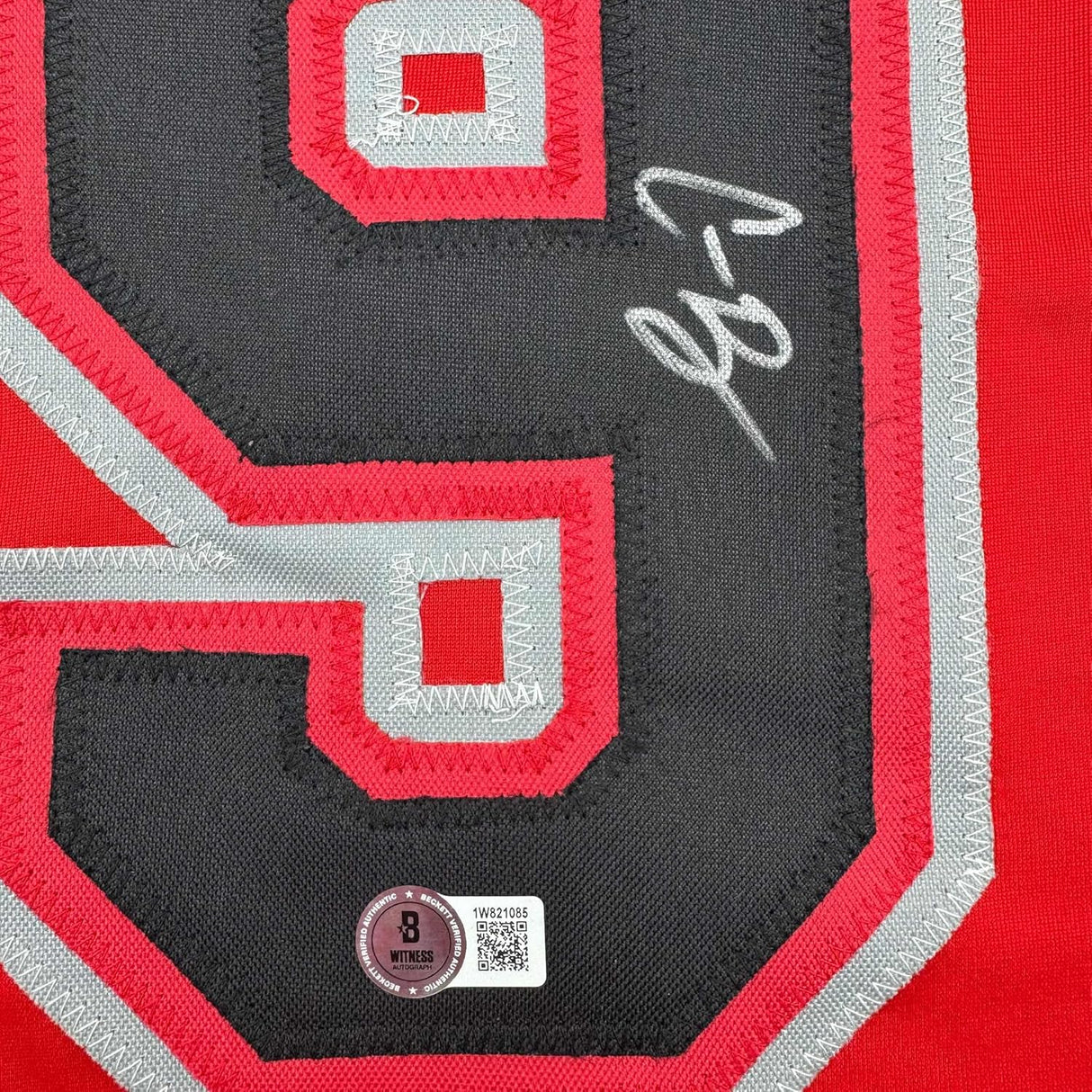 Camiseta de béisbol roja de Arizona de Corbin Burnes, enmarcada, autografiada y firmada, 35 x 39, Beckett BAS COA