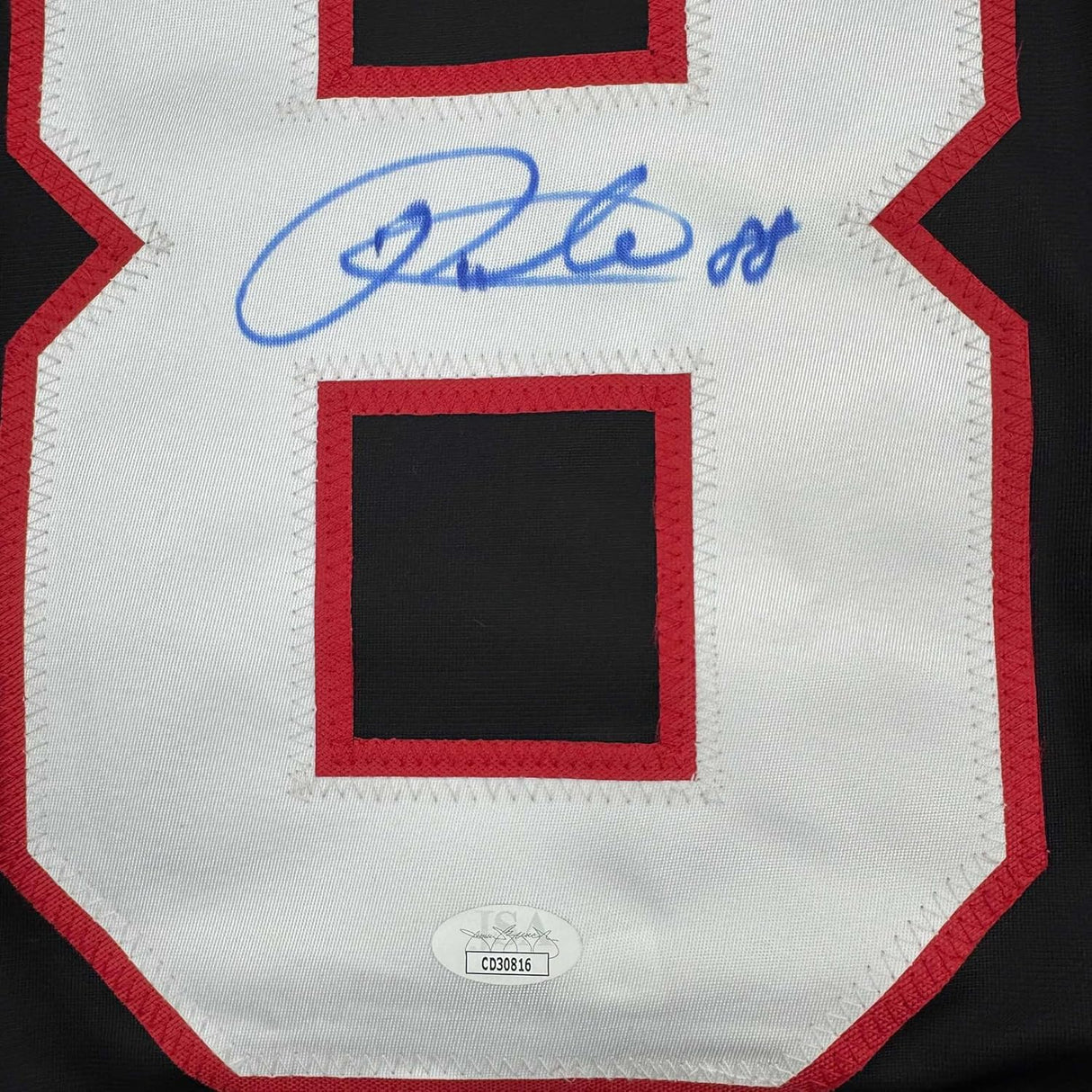 Camiseta de hockey negra de Chicago, enmarcada, autografiada y firmada por Patrick Kane, 35 x 39, JSA COA