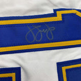 Camiseta de béisbol blanca de Seattle de 35 x 39, enmarcada y autografiada de Omar Vizquel (JSA COA)
