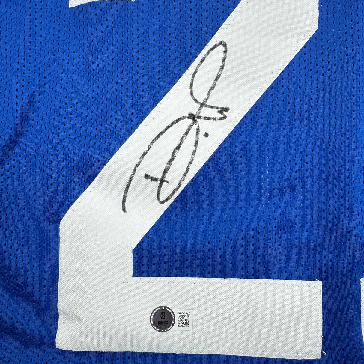 Camiseta de fútbol retro azul de Seattle de 35 x 39 de Devon Witherspoon, enmarcada, autografiada y firmada, Beckett BAS COA