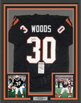 Camiseta de fútbol americano negra de los Cincinnati Bengals, enmarcada, autografiada y firmada por Ickey Woods, 35 x 39, JSA COA