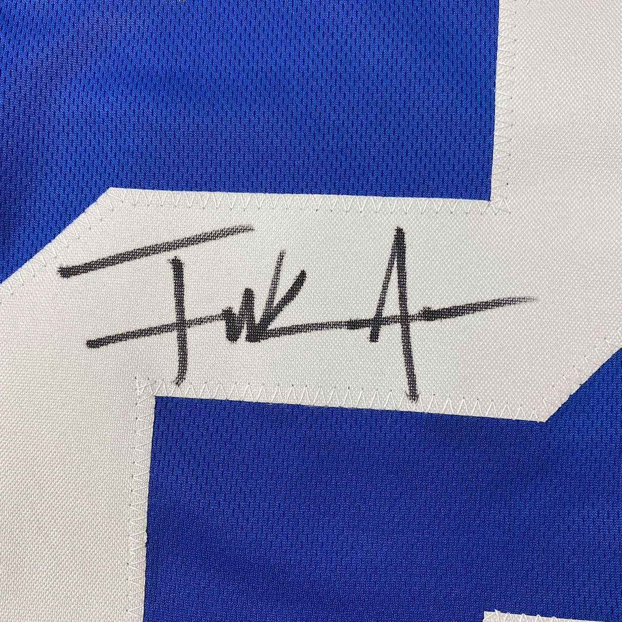 Camiseta de fútbol americano azul de Indianápolis, enmarcada, autografiada y firmada por Frank Gore, 35 x 39, JSA COA