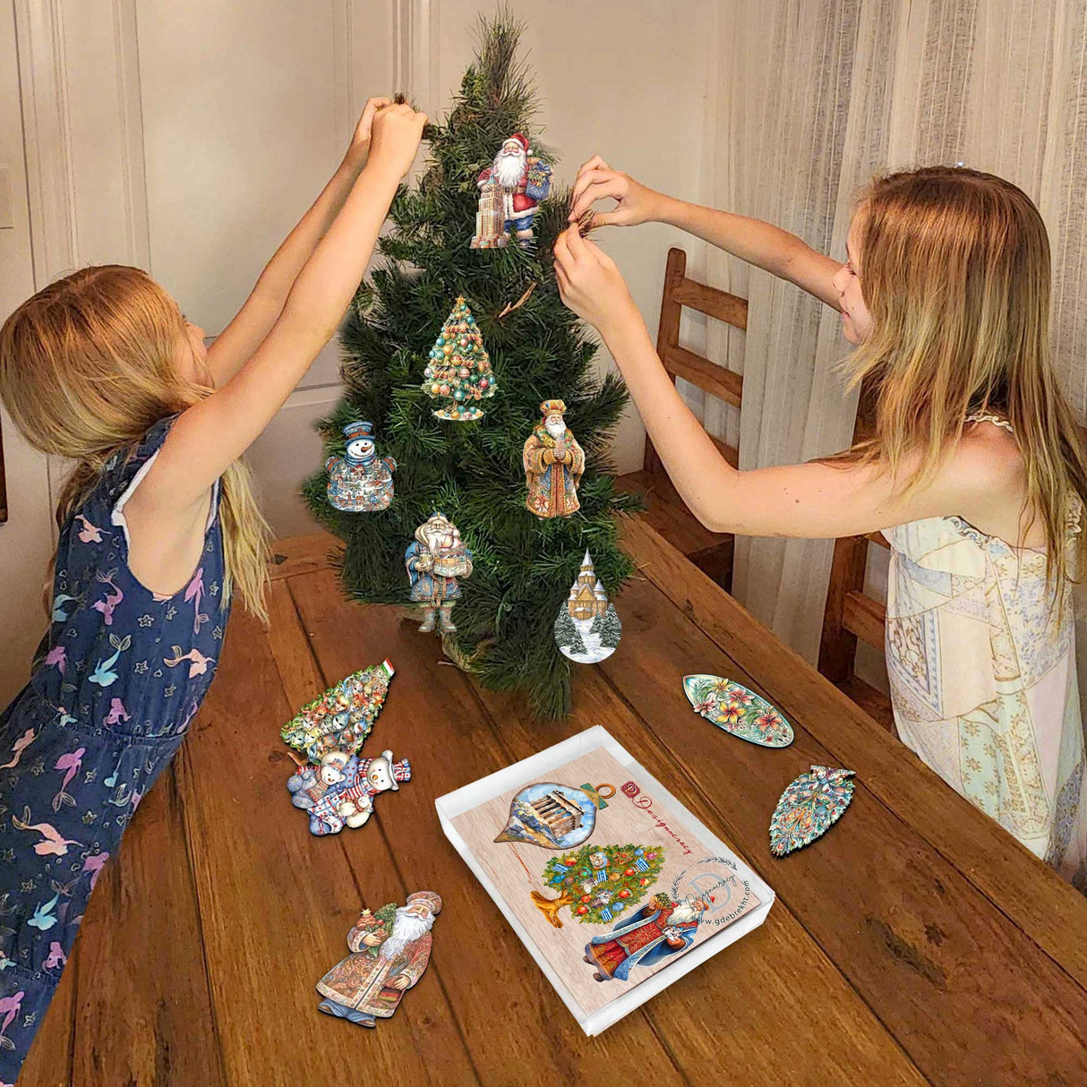 Papá Noel de todo el mundo - Papá Noel inspirado en Grecia - Juego de 3 adornos de madera de G. DeBrekht - Decoración navideña de Papá Noel y muñeco de nieve - 8091316S3