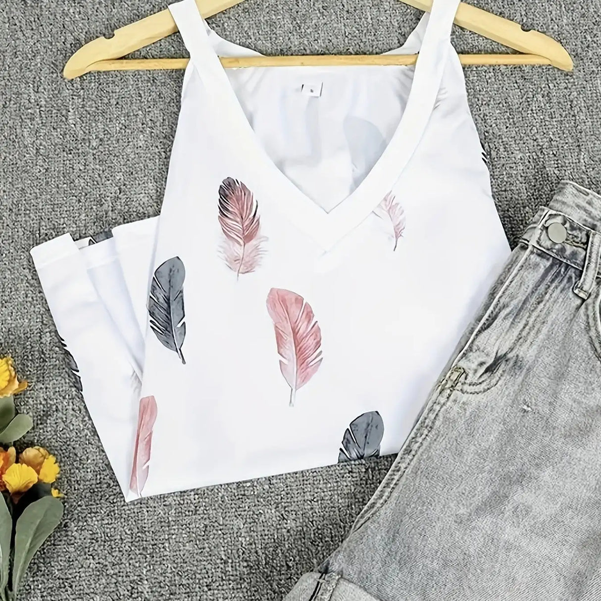Ladies' V-neck Feather Print Fashionable Versatile Casual Camisole Vest - Lootquake