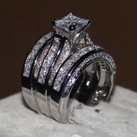 White Zircon Commemorative Women's Love Ring - Lootquake