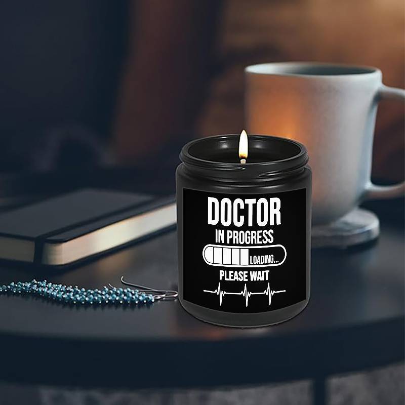 Una vela con aroma a lavanda, 150 g, hecha de cera de soja. Un regalo ideal para médicos y profesionales de la salud. Ideal tanto para hombres como para mujeres. Perfecta para cumpleaños, Navidad y Acción de Gracias.