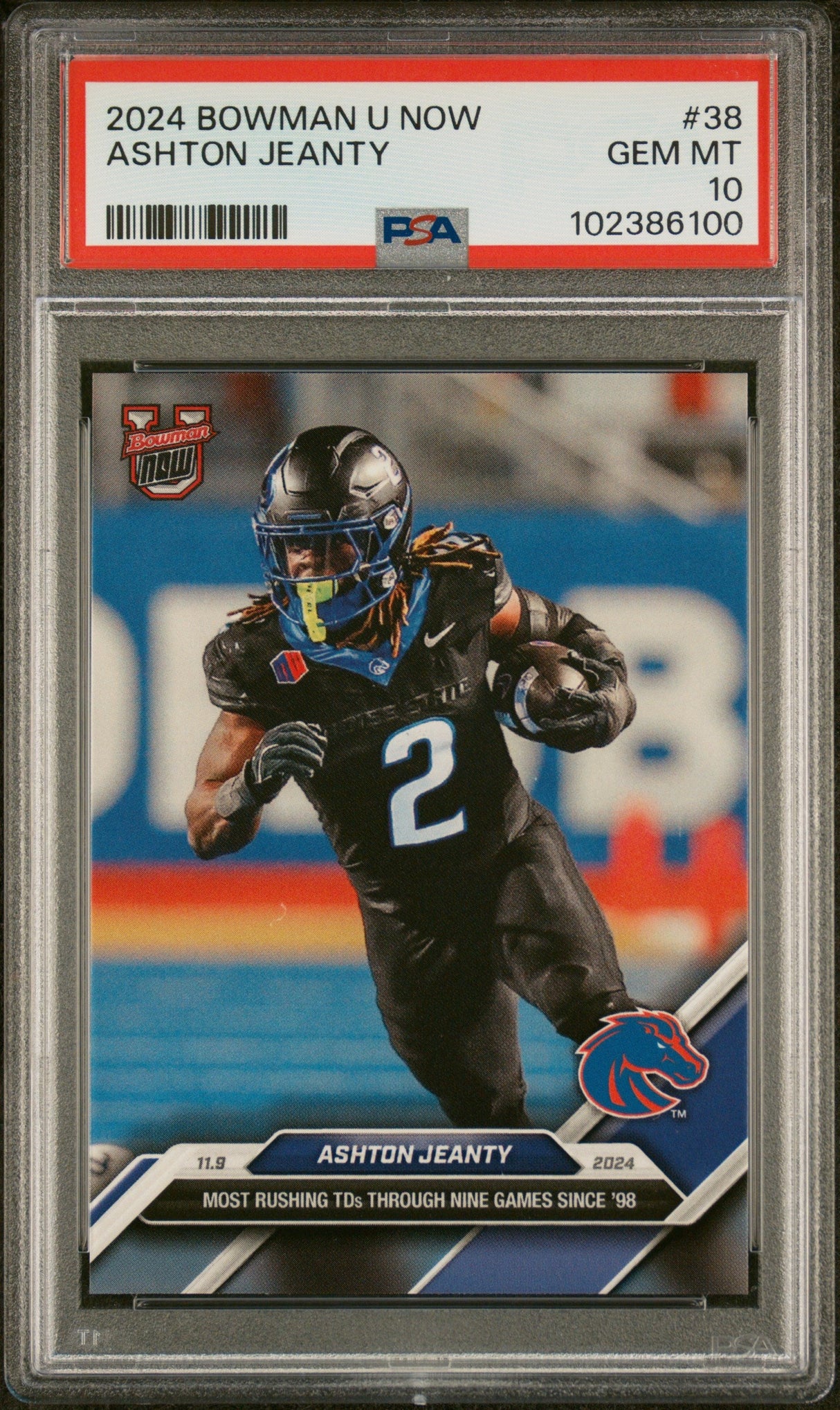 Tarjeta de fútbol americano Ashton Jeanty #38 Rookie RC de Topps Bowman U. calificada en 2024. PSA 10 Gem Mint.