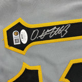Camiseta de béisbol gris de Pittsburgh de 35 x 39, enmarcada, autografiada y firmada por Oneil Cruz, JSA COA