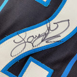 Camiseta de baloncesto negra Charlotte de 35 x 39, enmarcada, autografiada y firmada por Larry Johnson (JSA COA)