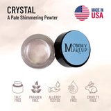 Crema Crystal Any Wear: Un producto multiusos, resistente al agua, que se transforma en crema o polvo para ojos, mejillas y labios. Se puede usar en cualquier lugar.
