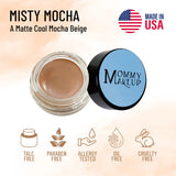 Crema Misty Mocha Any Wear: Un producto multiusos, resistente al agua, que se transforma en crema y polvo para ojos, mejillas y labios. Se puede usar en cualquier lugar.