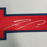 Camiseta de béisbol enmarcada, autografiada y firmada por Ronald Acuña Jr., 35 x 39, color gris Atlanta, JSA COA