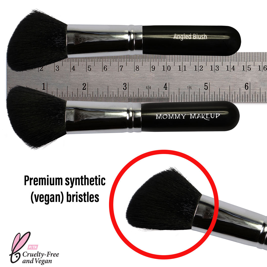 Brocha angular para rubor: cortada a mano, vegana y sin crueldad animal.