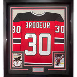Camiseta de hockey roja de Nueva Jersey, enmarcada, autografiada y firmada por Martin Brodeur, 35 x 39, JSA COA