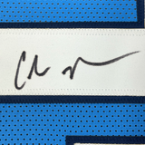 Camiseta de fútbol americano azul claro de Tennessee, enmarcada, autografiada y firmada por Chris Johnson, 35 x 39, JSA COA