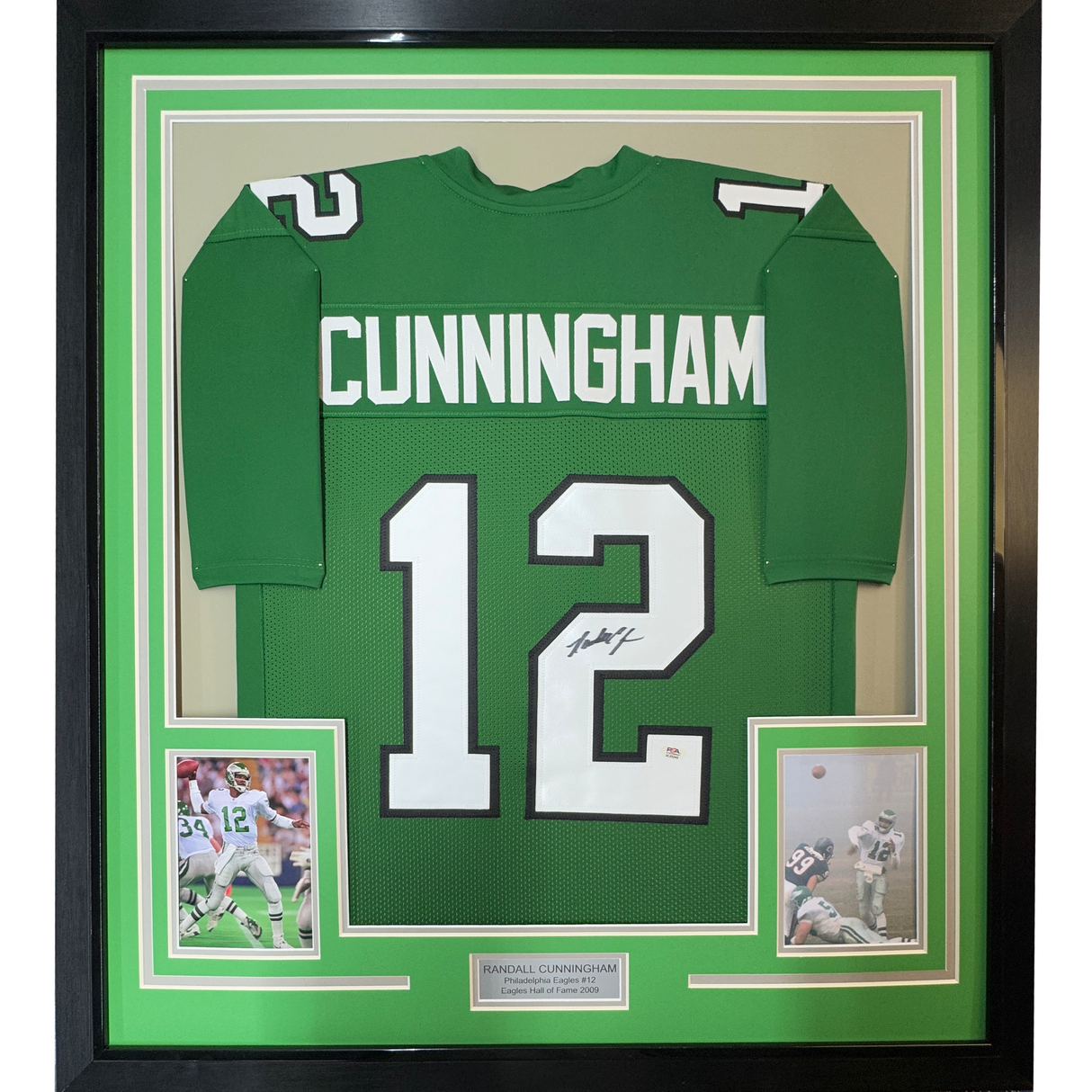 Camiseta de fútbol verde Filadelfia de 35 x 39, enmarcada, autografiada y firmada por Randall Cunningham (JSA COA)