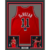 Camiseta de baloncesto enmarcada, autografiada y firmada por DeMar DeRozan, 35 x 39, color rojo Chicago, Beckett BAS COA