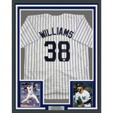 Camiseta de béisbol de rayas de Nueva York de 35 x 39 de Devin Williams, enmarcada, autografiada y firmada (JSA COA)