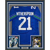 Camiseta de fútbol retro azul de Seattle de 35 x 39 de Devon Witherspoon, enmarcada, autografiada y firmada, Beckett BAS COA