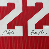 Camiseta de baloncesto enmarcada, autografiada y firmada por Clyde Drexler, 35 x 39, color rojo Houston, Beckett BAS COA
