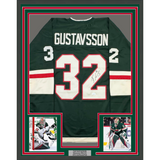 Camiseta de hockey verde de Minnesota de 35 x 39, enmarcada, autografiada y firmada por Filip Gustavsson (JSA COA)