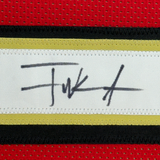Camiseta de fútbol americano roja de San Francisco de 35 x 39, enmarcada, autografiada y firmada por Frank Gore, Beckett BAS COA