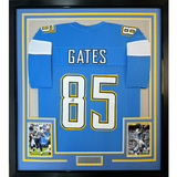 Camiseta de fútbol azul claro de Los Ángeles, enmarcada, autografiada y firmada por Antonio Gates, 35 x 39, Beckett BAS COA