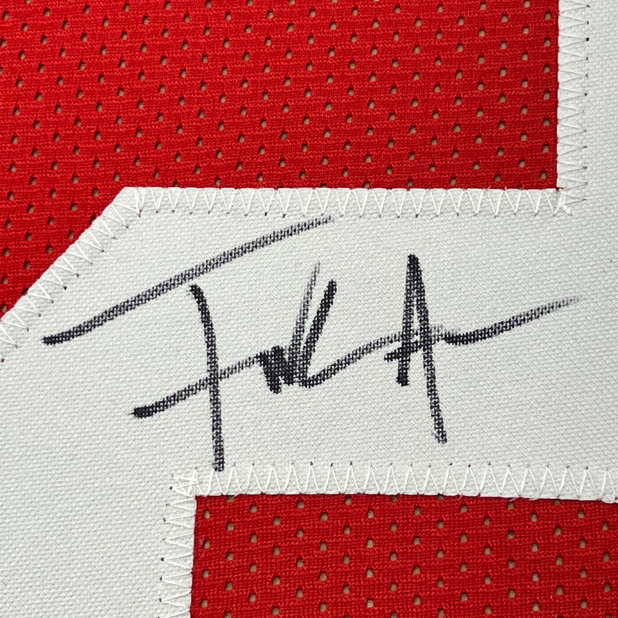 Camiseta de fútbol americano enmarcada, autografiada y firmada por Frank Gore, 35 x 39, color rojo de San Francisco, JSA COA