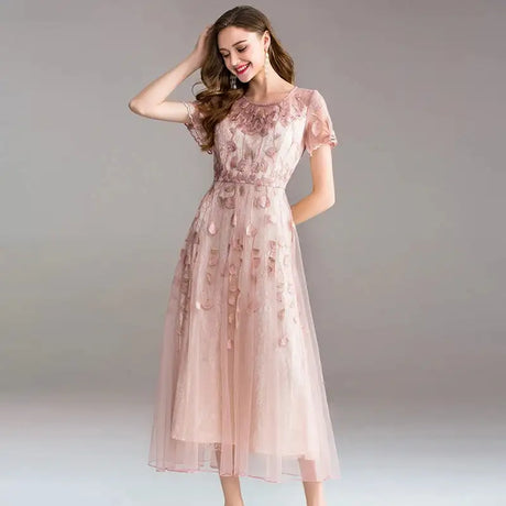 High-quality long dress embroidery large swing dress dress ladies elegant temperament round neck short-sleeved ladies dresses - Lootquake