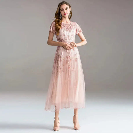 High-quality long dress embroidery large swing dress dress ladies elegant temperament round neck short-sleeved ladies dresses - Lootquake