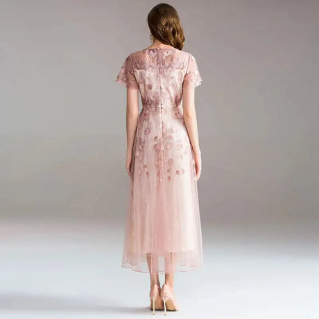 High-quality long dress embroidery large swing dress dress ladies elegant temperament round neck short-sleeved ladies dresses - Lootquake