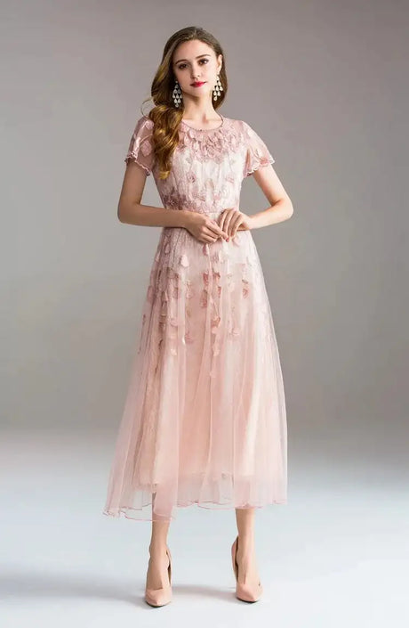 High-quality long dress embroidery large swing dress dress ladies elegant temperament round neck short-sleeved ladies dresses - Lootquake