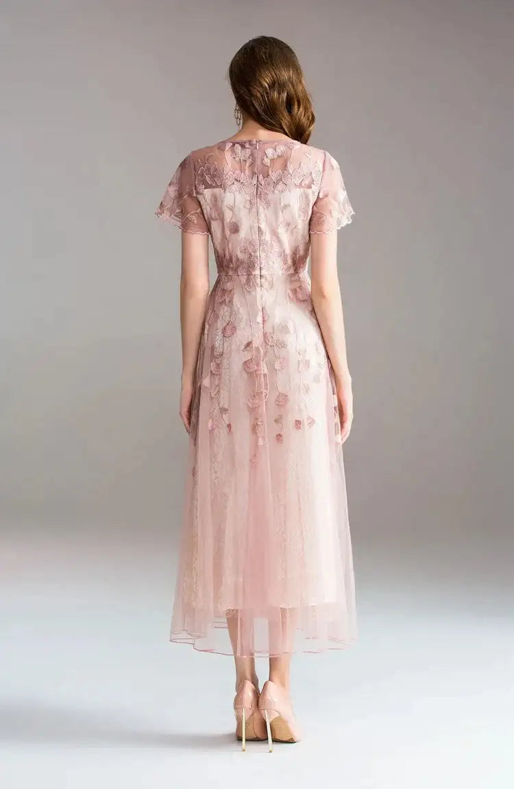 High-quality long dress embroidery large swing dress dress ladies elegant temperament round neck short-sleeved ladies dresses - Lootquake