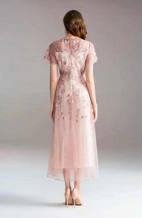 High-quality long dress embroidery large swing dress dress ladies elegant temperament round neck short-sleeved ladies dresses - Lootquake