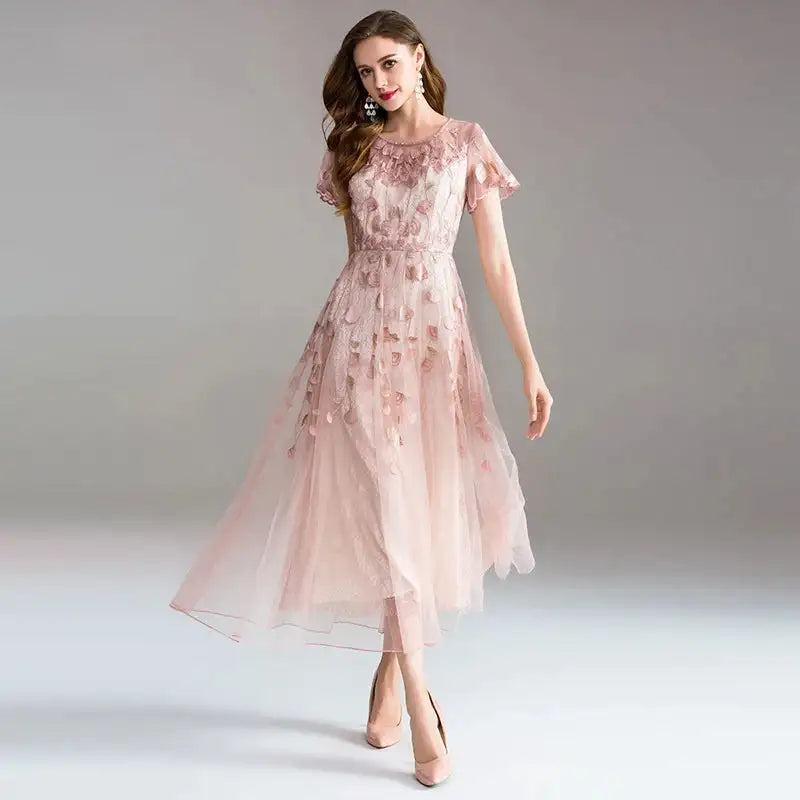 High-quality long dress embroidery large swing dress dress ladies elegant temperament round neck short-sleeved ladies dresses - Lootquake
